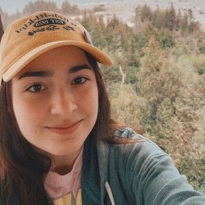 Meet your Posher, Lydia